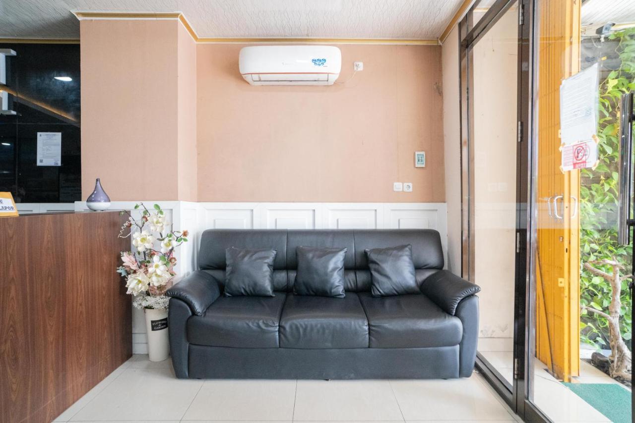 Reddoorz Plus Syariah Near Pasar Turi Surabaya Exterior foto