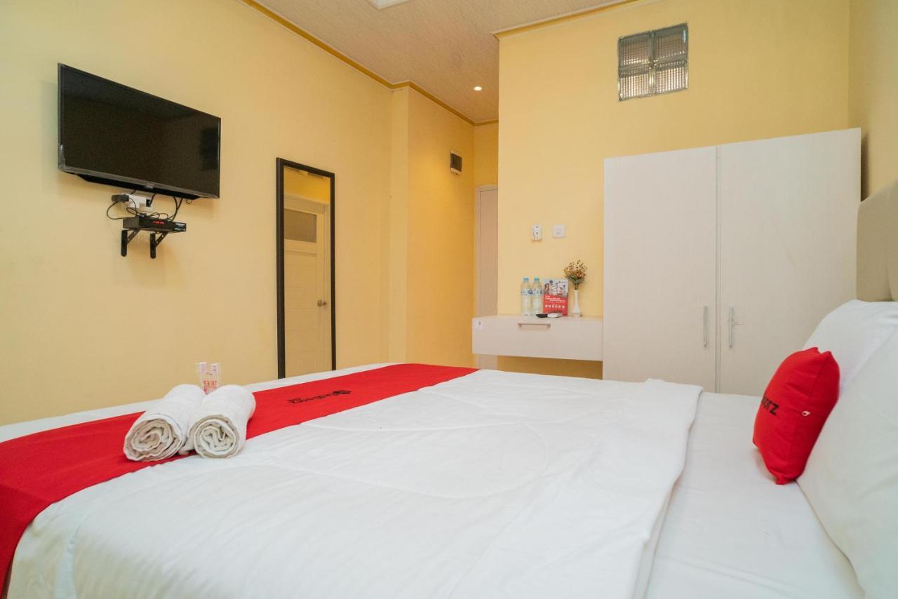 Reddoorz Plus Syariah Near Pasar Turi Surabaya Exterior foto
